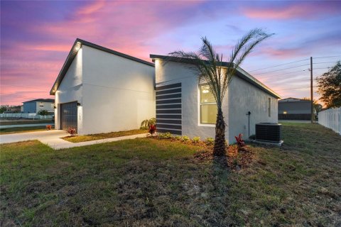 Casa en alquiler en Kissimmee, Florida, 4 dormitorios, 150.78 m2 № 1884051 - foto 4