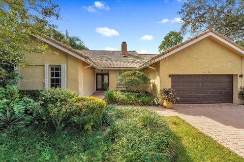 Villa ou maison à vendre à Plantation, Floride: 3 chambres, 236.25 m2 № 1966358 - photo 2