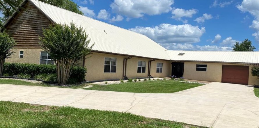 Casa en Interlachen, Florida 4 dormitorios, 331.66 m2 № 2206586