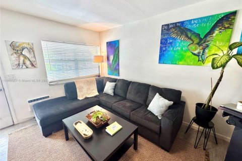 Купить кондоминиум в Майами-Бич, Флорида 35.58м2, № 2014943 - фото 3