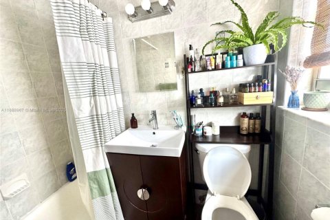 Купить кондоминиум в Майами-Бич, Флорида 35.58м2, № 2014943 - фото 11