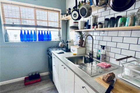 Купить кондоминиум в Майами-Бич, Флорида 35.58м2, № 2014943 - фото 8