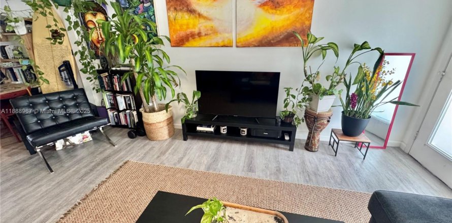 Студия в кондо в Майами-Бич, Флорида № 2014943