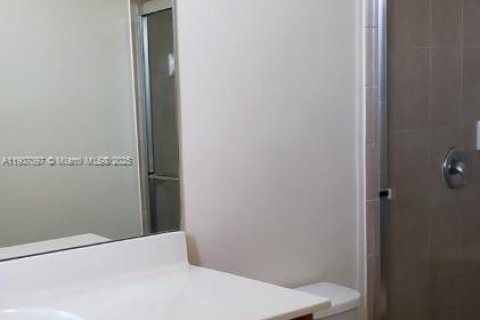 Villa ou maison à vendre à Hialeah, Floride: 3 chambres, 146.23 m2 № 1964028 - photo 4