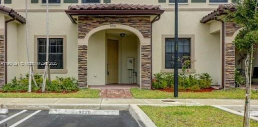 Villa ou maison à Hialeah, Floride 3 chambres, 146.23 m2 № 1964028