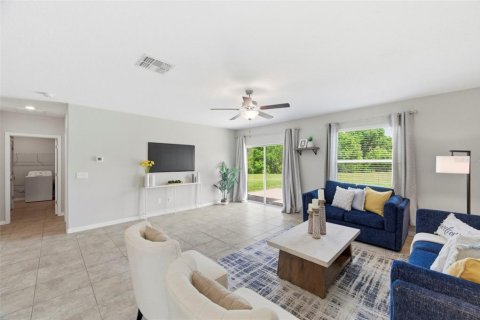 Casa en venta en Zephyrhills, Florida, 5 dormitorios, 303.88 m2 № 2101416 - foto 16