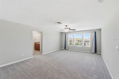 Casa en venta en Zephyrhills, Florida, 5 dormitorios, 303.88 m2 № 2101416 - foto 29