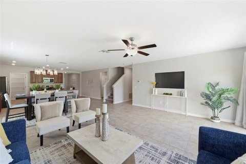 Casa en venta en Zephyrhills, Florida, 5 dormitorios, 303.88 m2 № 2101416 - foto 19