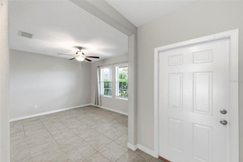 Casa en venta en Zephyrhills, Florida, 5 dormitorios, 303.88 m2 № 2101416 - foto 4