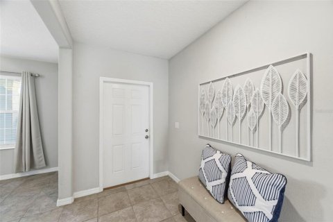 Casa en venta en Zephyrhills, Florida, 5 dormitorios, 303.88 m2 № 2101416 - foto 3