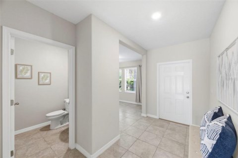 Casa en venta en Zephyrhills, Florida, 5 dormitorios, 303.88 m2 № 2101416 - foto 5