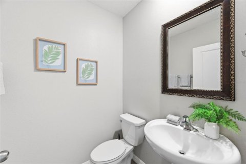 Casa en venta en Zephyrhills, Florida, 5 dormitorios, 303.88 m2 № 2101416 - foto 6