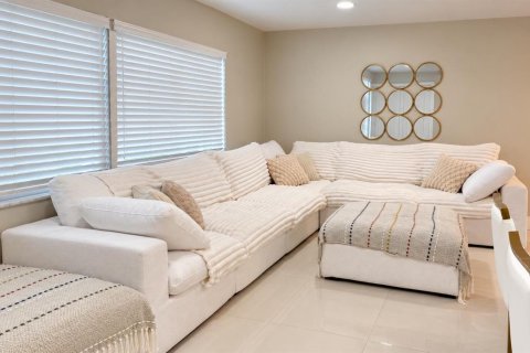 Villa ou maison à louer à Pembroke Pines, Floride: 3 chambres, 151.24 m2 № 2386994 - photo 10