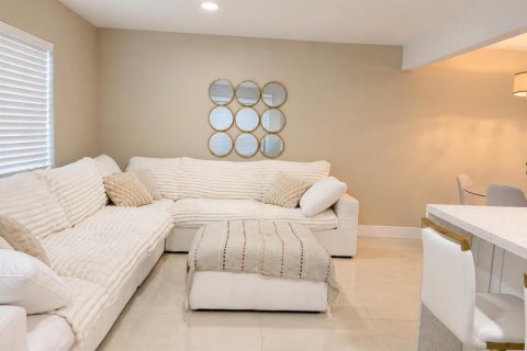 Villa ou maison à louer à Pembroke Pines, Floride: 3 chambres, 151.24 m2 № 2386994 - photo 11