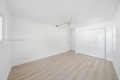 Villa ou maison à vendre à Miami, Floride: 4 chambres, 225.01 m2 № 2041591 - photo 24