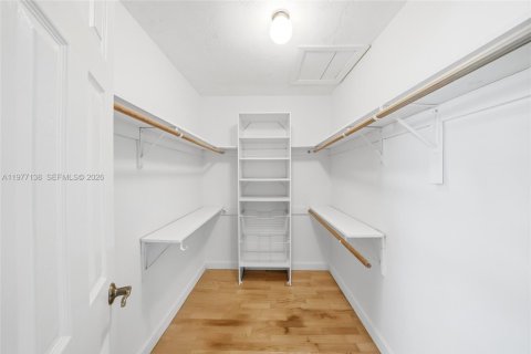 Villa ou maison à vendre à Miami, Floride: 4 chambres, 225.01 m2 № 2041591 - photo 23