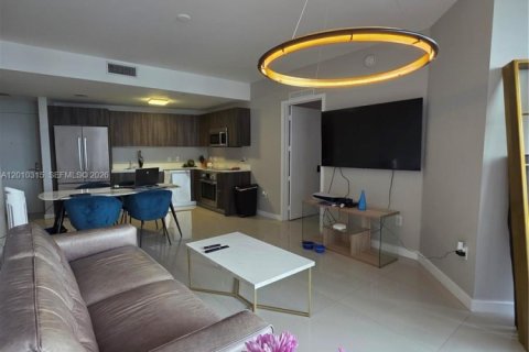 Condo in Miami, Florida, 2 bedrooms  № 2075352 - photo 5