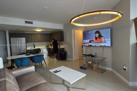 Condo in Miami, Florida, 2 bedrooms  № 2075352 - photo 8