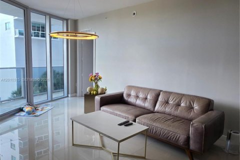 Condo in Miami, Florida, 2 bedrooms  № 2075352 - photo 9