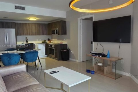 Condo in Miami, Florida, 2 bedrooms  № 2075352 - photo 6