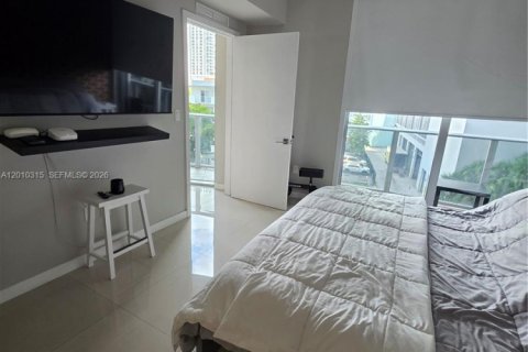 Condo in Miami, Florida, 2 bedrooms  № 2075352 - photo 17