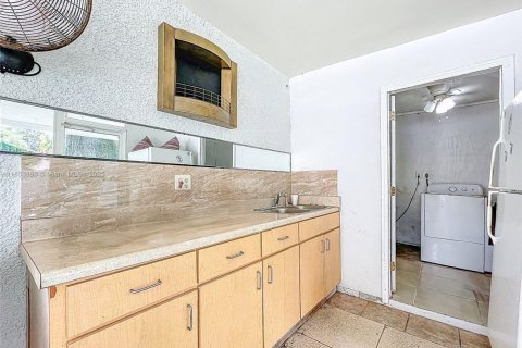 House in Tampa, Florida 3 bedrooms, 146.04 sq.m. № 1872360 - photo 23