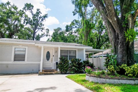 House in Tampa, Florida 3 bedrooms, 146.04 sq.m. № 1872360 - photo 12