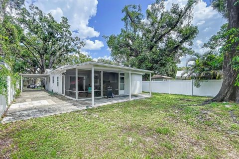 House in Tampa, Florida 3 bedrooms, 146.04 sq.m. № 1872360 - photo 16