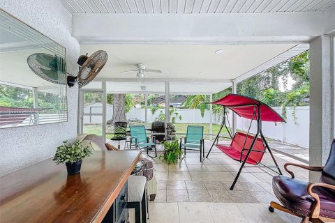 House in Tampa, Florida 3 bedrooms, 146.04 sq.m. № 1872360 - photo 20