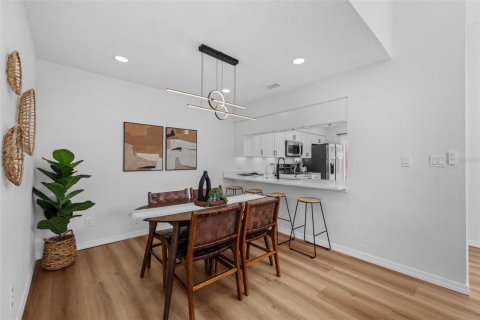 Dúplex en venta en Orlando, Florida, 3 dormitorios, 121.89 m2 № 1907635 - foto 11