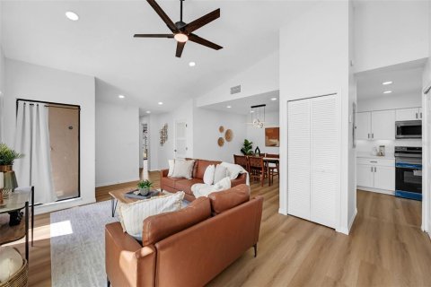 Dúplex en venta en Orlando, Florida, 3 dormitorios, 121.89 m2 № 1907635 - foto 9