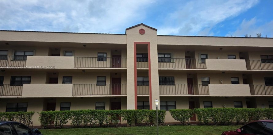 Condo in Miramar, Florida, 2 bedrooms  № 1875621