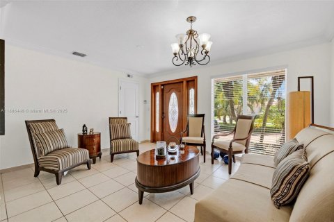 Casa en venta en Miami, Florida, 4 dormitorios, 222.97 m2 № 1942188 - foto 5