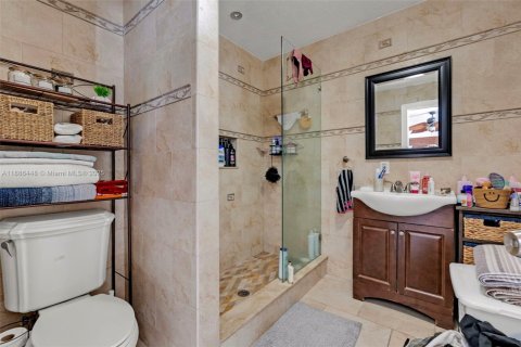 House in Miami, Florida 4 bedrooms, 222.97 sq.m. № 1942188 - photo 23