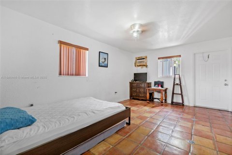 Casa en venta en Miami, Florida, 4 dormitorios, 222.97 m2 № 1942188 - foto 27