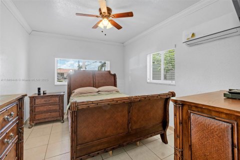 Casa en venta en Miami, Florida, 4 dormitorios, 222.97 m2 № 1942188 - foto 15