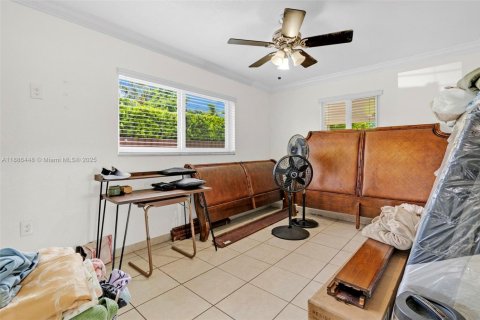 House in Miami, Florida 4 bedrooms, 222.97 sq.m. № 1942188 - photo 19