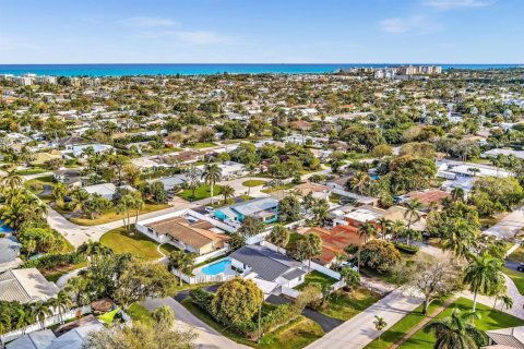 Casa en alquiler en Deerfield Beach, Florida, 3 dormitorios, 139.63 m2 № 1092910 - foto 1