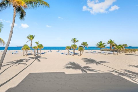 Condominio en alquiler en Fort Lauderdale, Florida, 2 dormitorios, 117.43 m2 № 2182490 - foto 26