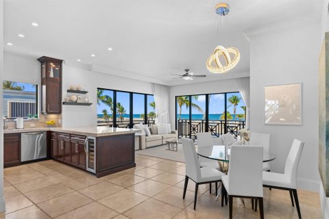 Condominio en alquiler en Fort Lauderdale, Florida, 2 dormitorios, 117.43 m2 № 2182490 - foto 4