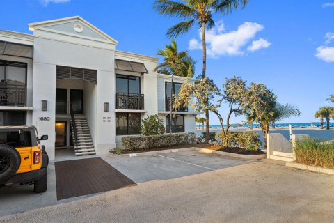 Condominio en Fort Lauderdale, Florida, 2 dormitorios  № 2182490