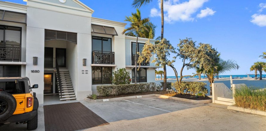 Condominio en Fort Lauderdale, Florida, 2 dormitorios № 2182490