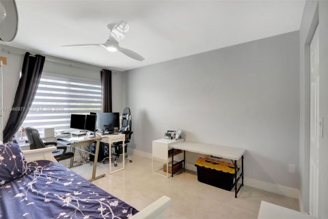 House in Miami, Florida 3 bedrooms, 185.8 sq.m. № 2002982 - photo 19