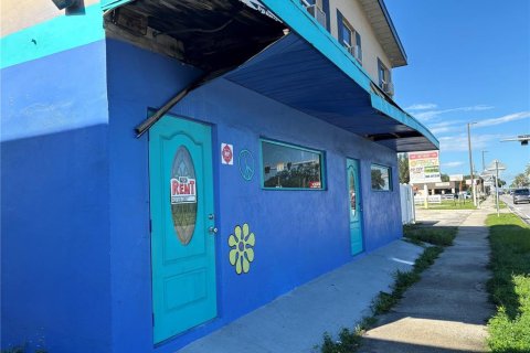 Commercial property in Pinellas Park, Florida 281.87 sq.m. № 1383806 - photo 1