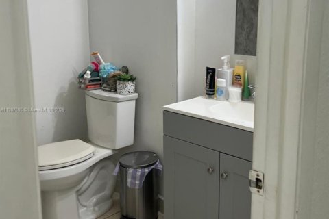 Copropriété à vendre à Hialeah, Floride: 2 chambres, 99.41 m2 № 1965305 - photo 5