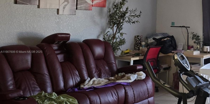 Condo à Hialeah, Floride, 2 chambres  № 1965305