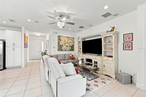 House in Wimauma, Florida 3 bedrooms, 138.33 sq.m. № 2207297 - photo 7