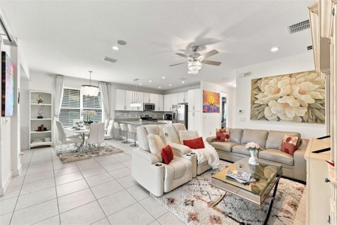House in Wimauma, Florida 3 bedrooms, 138.33 sq.m. № 2207297 - photo 6