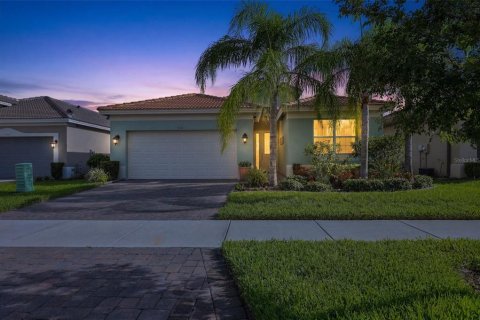 House in Wimauma, Florida 3 bedrooms, 138.33 sq.m. № 2207297 - photo 3