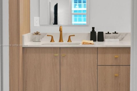 Copropriété à louer à Hollywood, Floride: 2 chambres, 104.05 m2 № 2170147 - photo 14